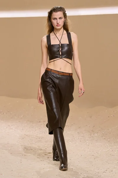 Look 32